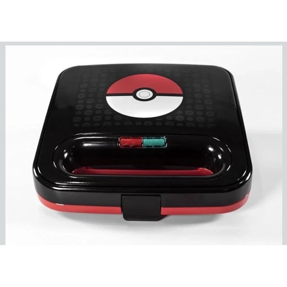 Uncanny Brands Pokemon Pikachu‎ Waffle Maker